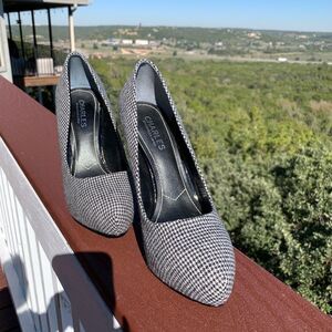 CHARLES Houndstooth Flannel Print Platform‎ by Charles David